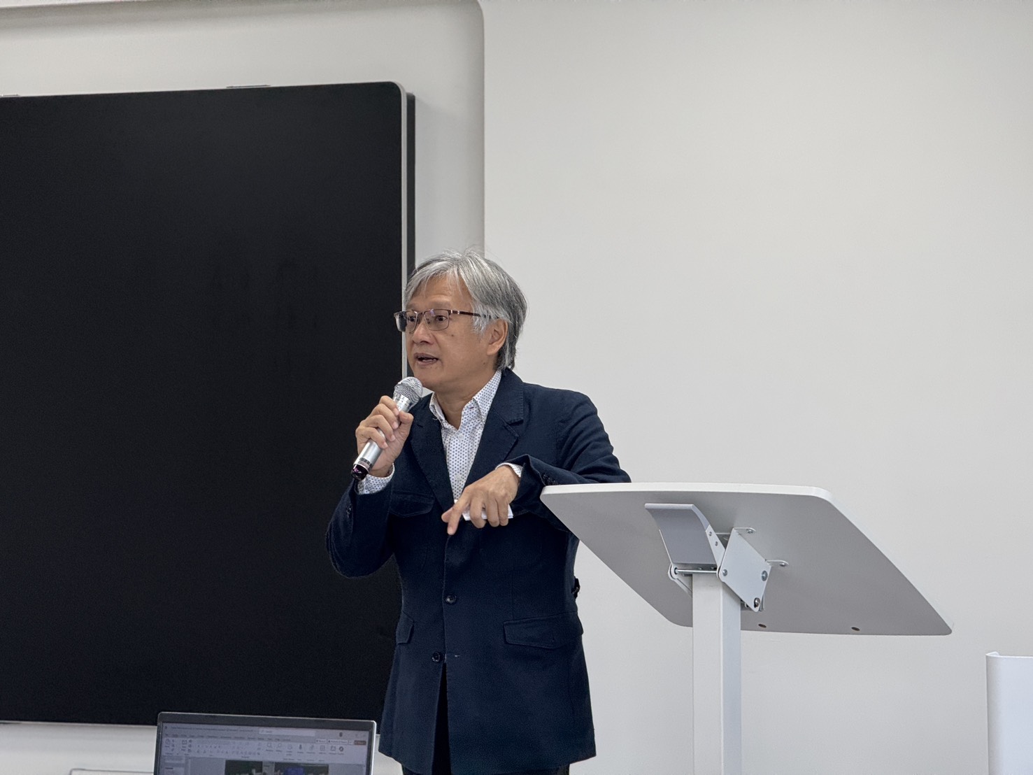 國立高雄科技大學工學院 院長 黃忠發教授